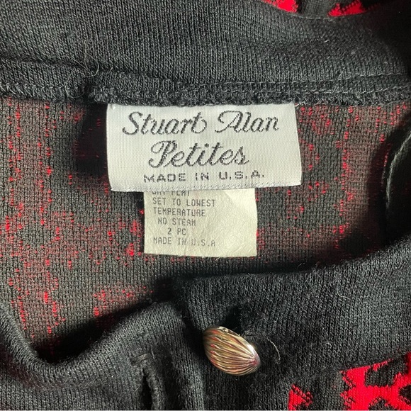 🎄Vintage 80s Red Faux Quilted Button Black/Red Secretary Jacket Top Made in USA - Picture 3 of 10